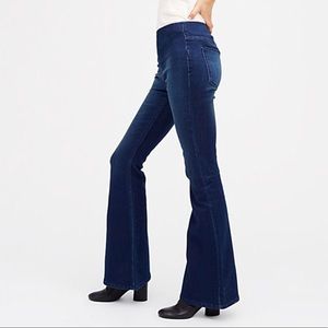 Penny Pull-On Flare Jeans FREE PEOPLE Dark Wash